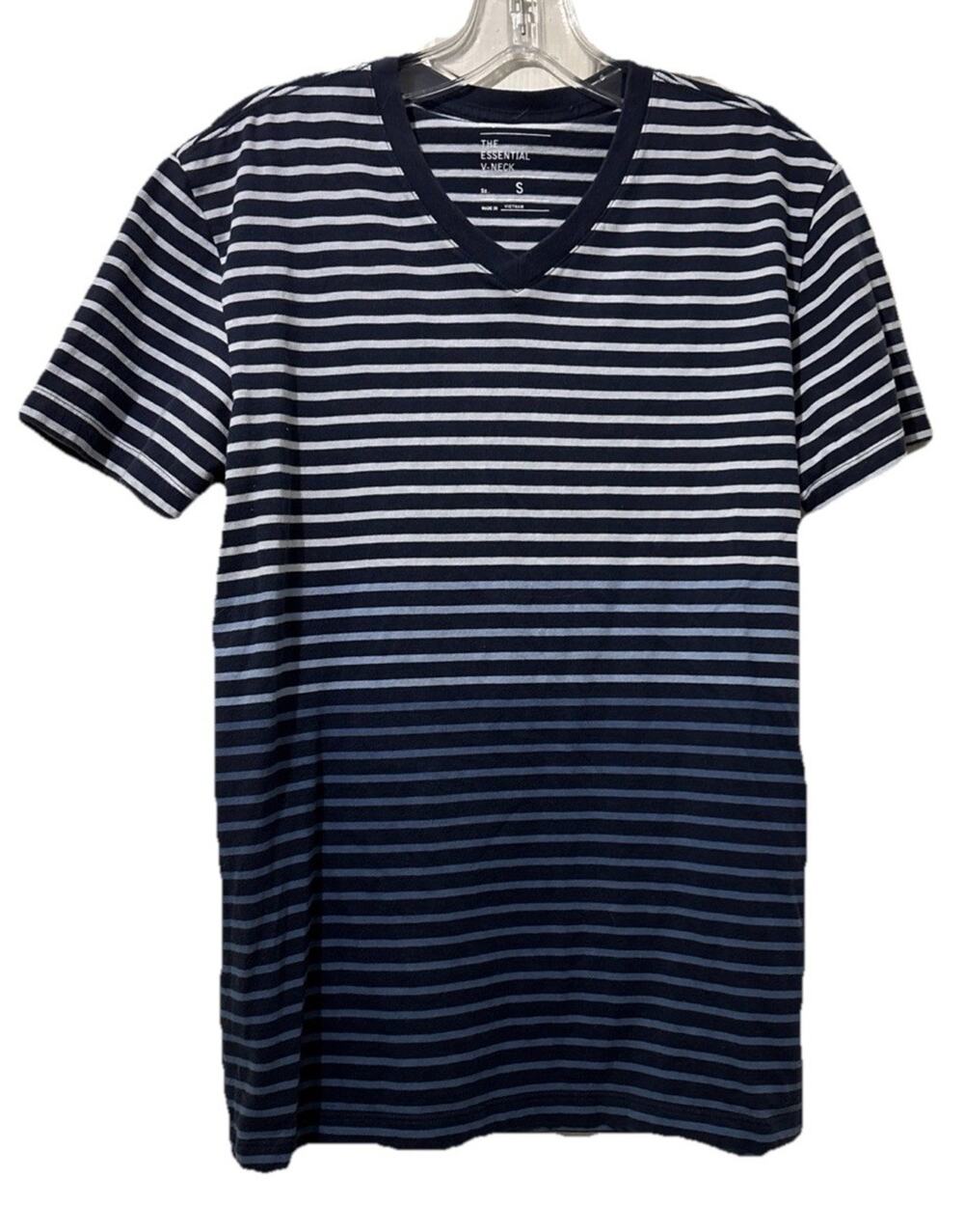 GAP The Essential V-Neck T-shirt Size Small Blue Ombré Stripe Coastal Nautical